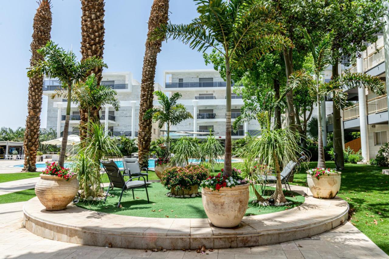 Appartamento דירת גן פונה לבריכה - Pool Garden View Eilat Esterno foto