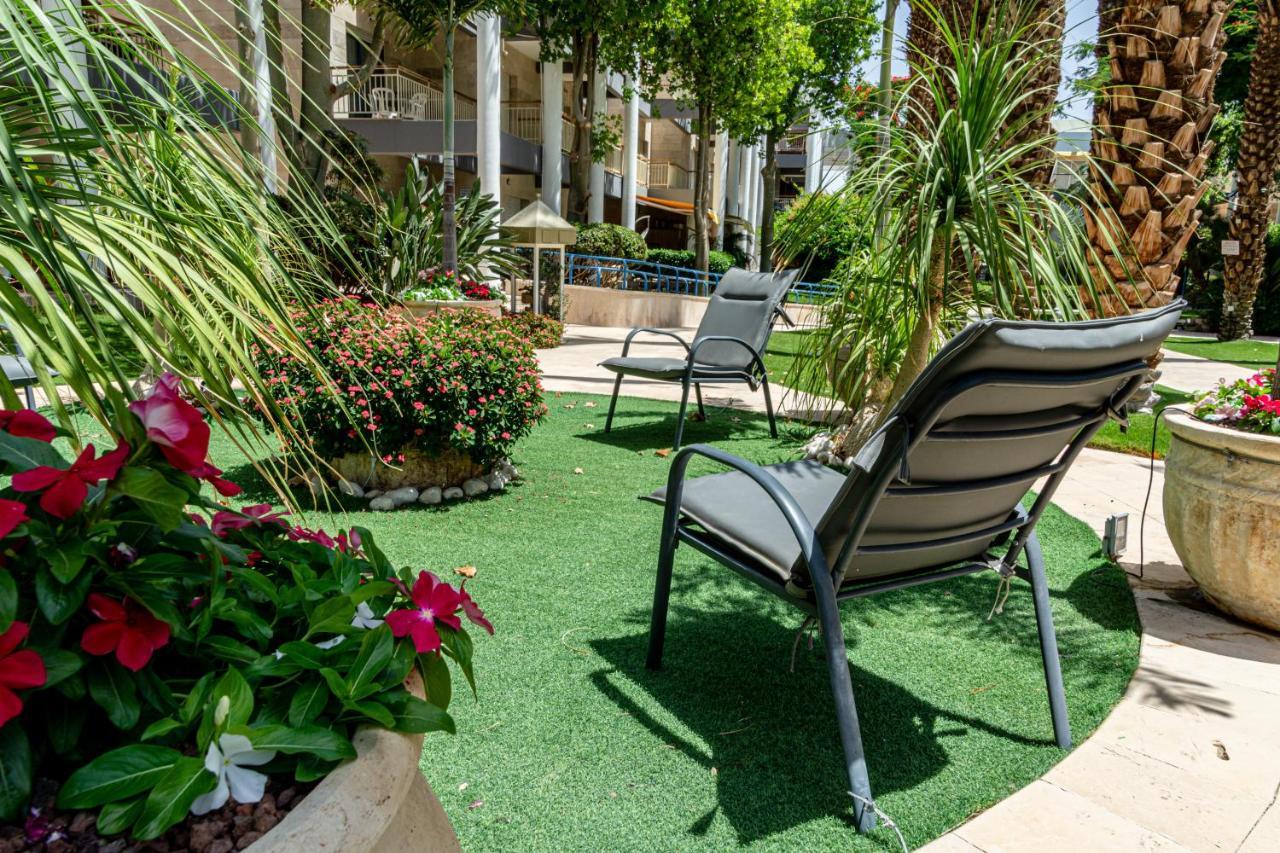 Appartamento דירת גן פונה לבריכה - Pool Garden View Eilat Esterno foto