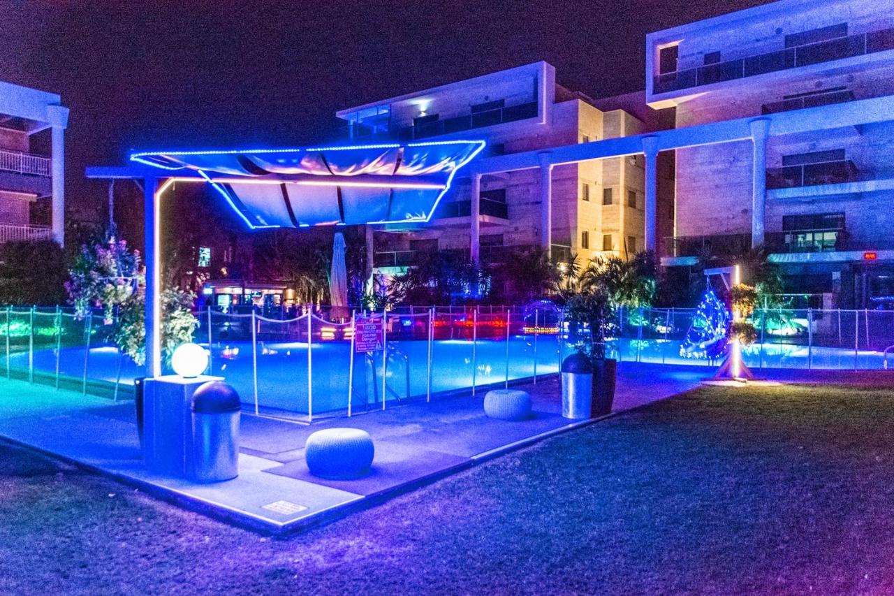 Appartamento דירת גן פונה לבריכה - Pool Garden View Eilat Esterno foto