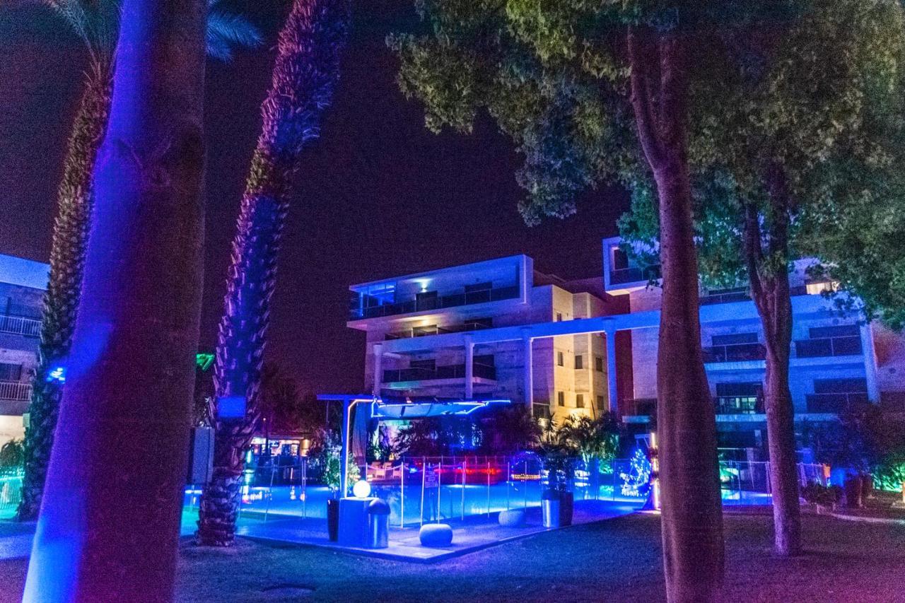Appartamento דירת גן פונה לבריכה - Pool Garden View Eilat Esterno foto