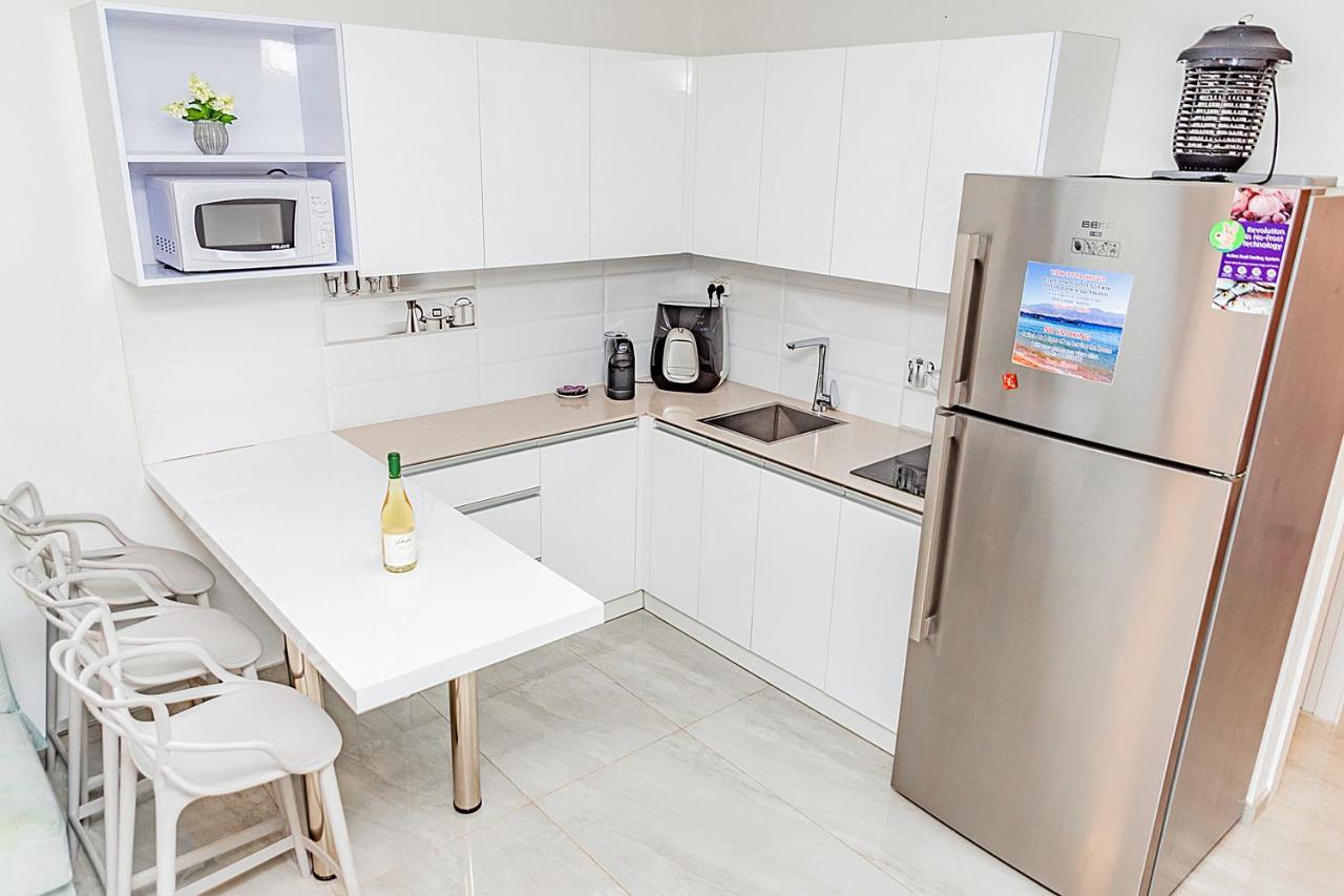Appartamento דירת גן פונה לבריכה - Pool Garden View Eilat Esterno foto
