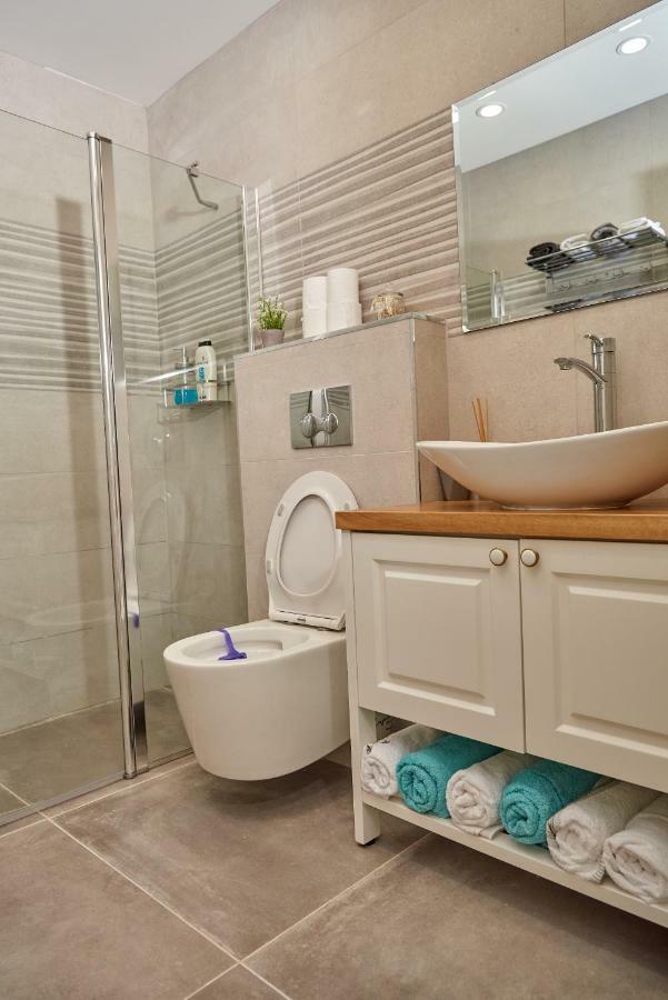 Appartamento דירת גן פונה לבריכה - Pool Garden View Eilat Esterno foto
