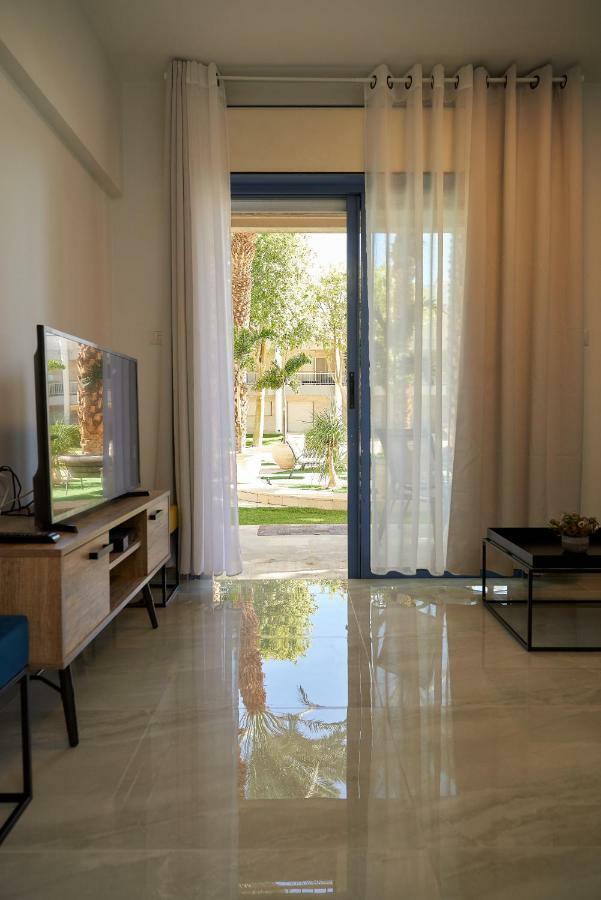 Appartamento דירת גן פונה לבריכה - Pool Garden View Eilat Esterno foto